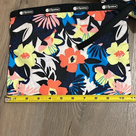 LeSportsac Alameda 3901 East/West Tote Bag and Pouch Set NWT - Picture 10 of 13